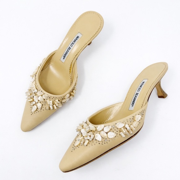 Manolo Blahnik Mother of Pearl Embellished Kitten Heel Mule Womens Size EU 37.5 - Picture 2 of 9
